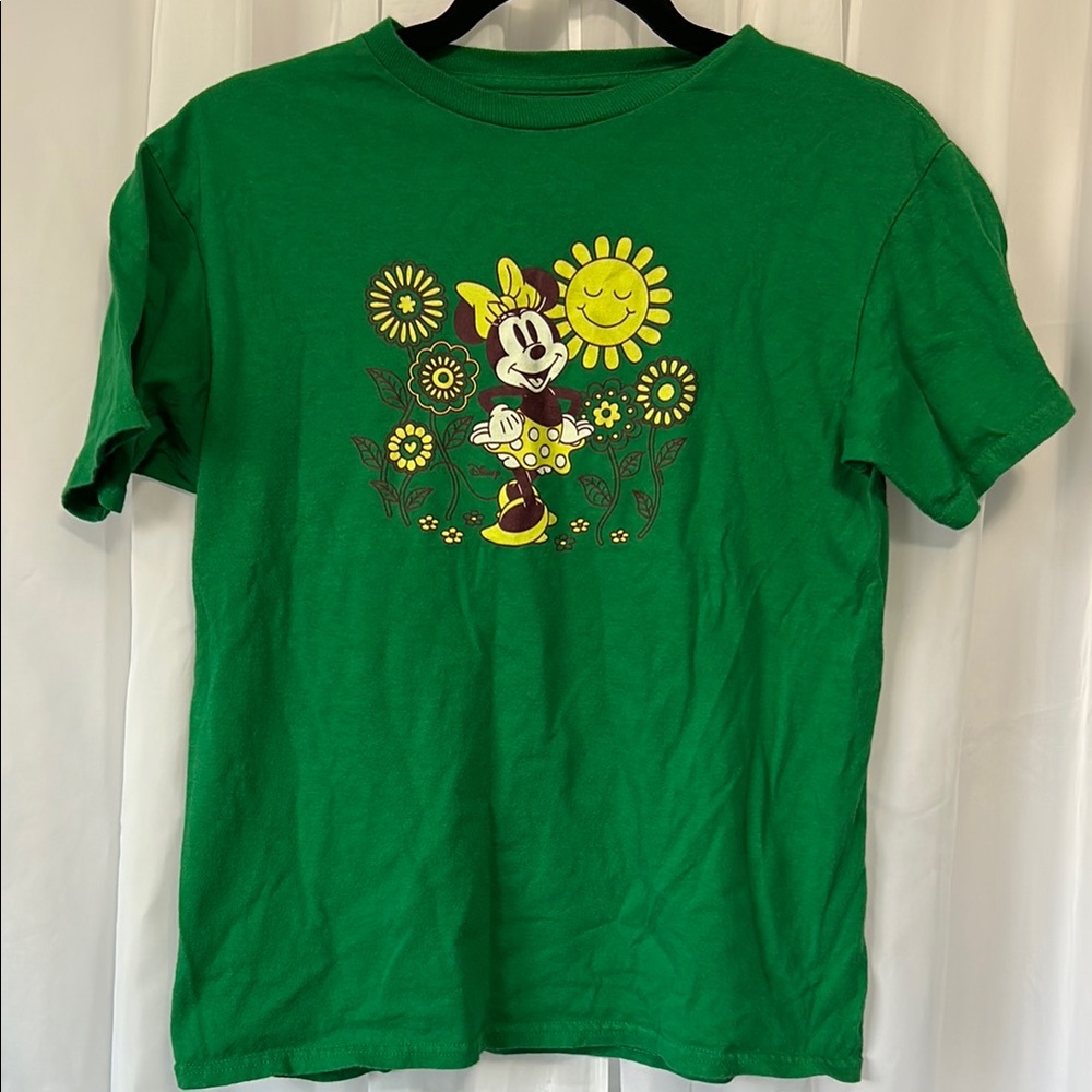 🎁Green Minnie Mouse tee sz small